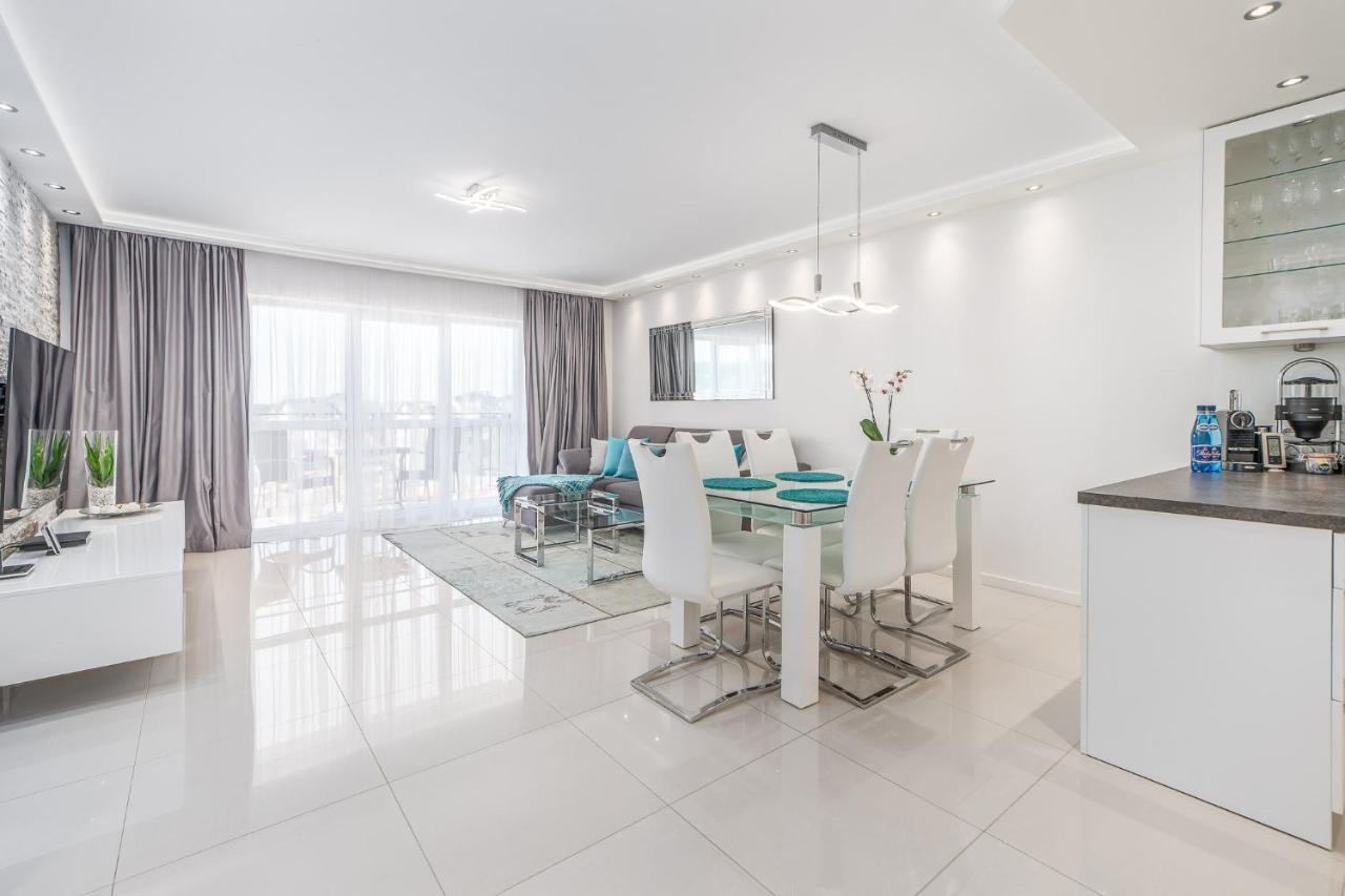 Stylish Vacation With Parking In By Renters